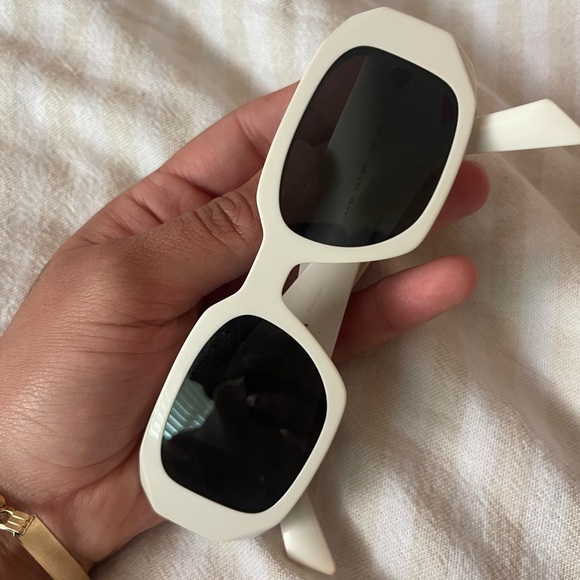 Prada Symbole sunglasses - Picture 3 of 6